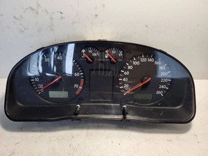 Volkswagen PASSAT B5 1998 Benzin Geschwindigkeitsmesser Cockpit 3B0919861B 92kW