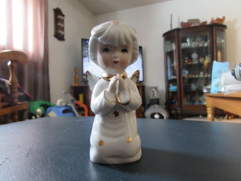Toma  Kneeling Angel Praying Figurine Gold Accents Korea