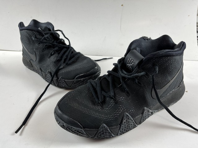 kyrie 4 blackout