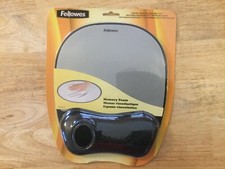 FELLOWES 91758 Soft Memory Foam Mouse Pad With Wrist Rest Silver