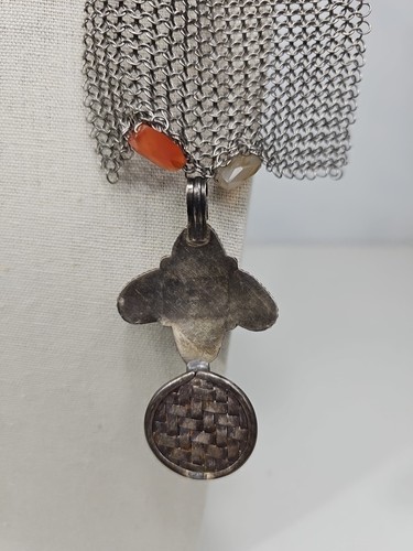 Chainmail Armor Necklace Red Coral - Picture 4 of 9
