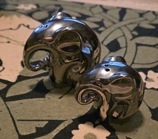 Metallic Pottery Jaru "style" mom and baby Elephant salt and pepper