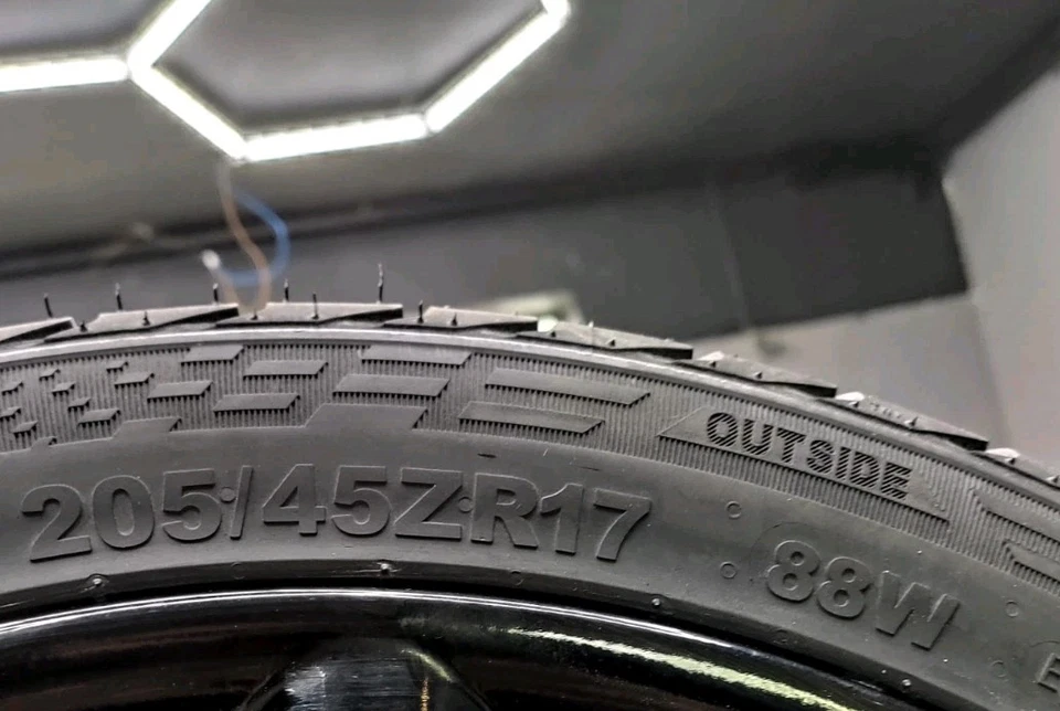 17 ZOLL SCHWARZE MINI COOPER S ONE CABRIO FELGEN F55 F56  Sommerräder 205/45 R17 - Bild 2 von 4