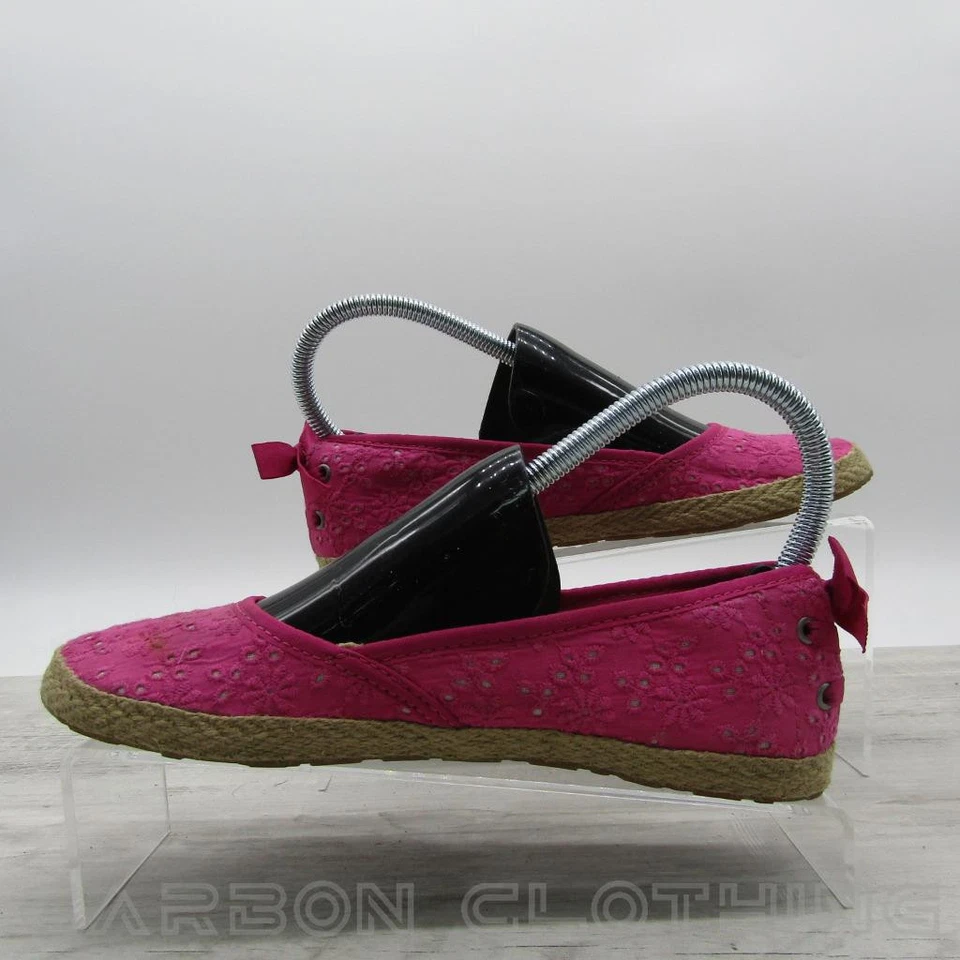 WOMENS AUTHENTIC UGG SLIP ON SHOES S/N1004022K UK SIZE 2 / REF X01754 - Image 2 of 4