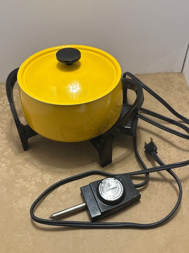 VTG West Bend Electric Fondue Pot Yellow Pot w/ Cord WORKS Holds 8 Cups - Picture 6 of 11