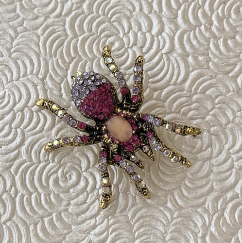 Tarantula brooch pin gold tone metal w/ crystals
