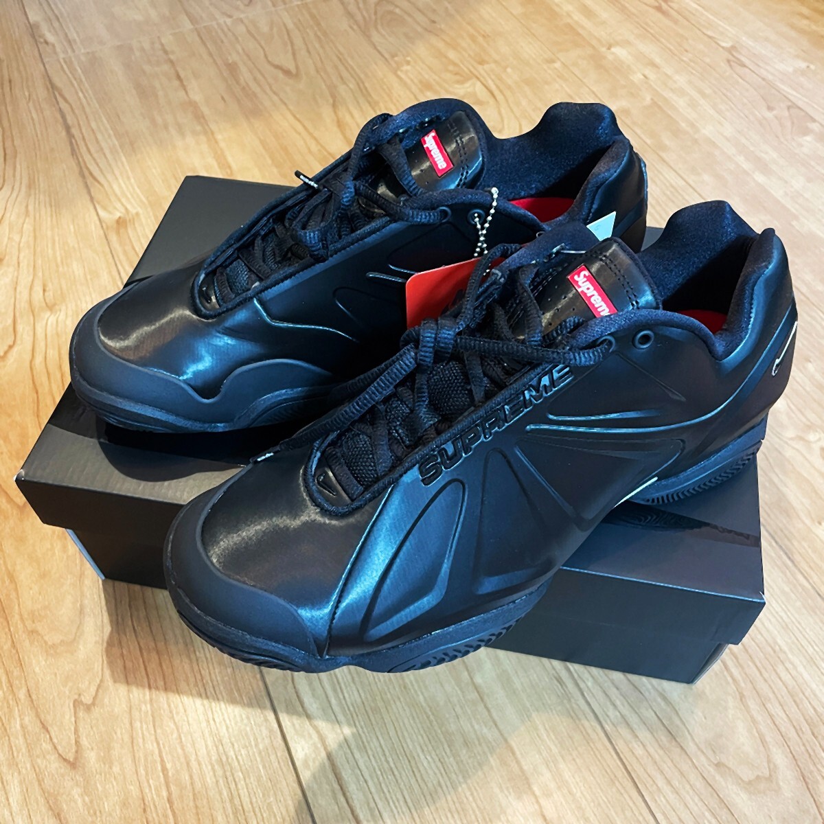 Supreme Nike Air Zoom Courtposite Black Silver US8.5 FB8934 Supreme Nike Air Zoom Courtposite Black Silver US8.5 FB8934
