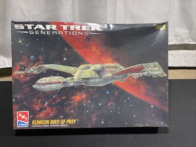 AMT Star Trek Generations Klingon Bird of Prey 1995 Model Kit #8230 - New Sealed
