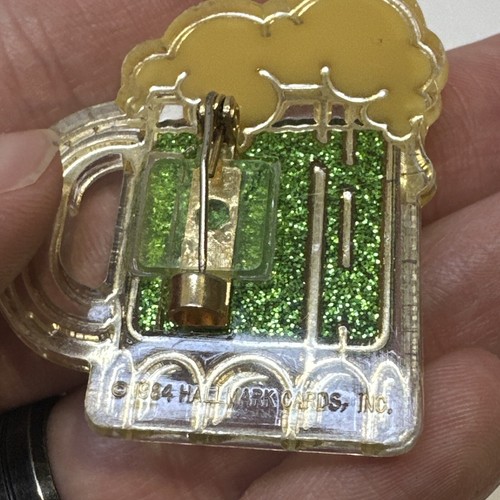 Vintage 1984 HALLMARK Frosty Mug Green Beer Lapel Pin St. Patrick’s Day Irish 2" - Picture 4 of 5