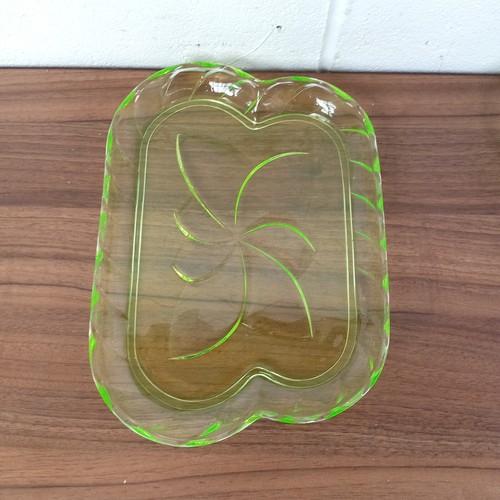 2x Art Deco Green Uranium Glass Dressing Table Sets – 1920s/30s 10 Pieces Total - Picture 7 of 12