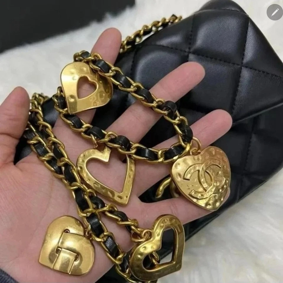 Makeup Bag Chanel featuring gold heart charm Vip - Image 4 of 4