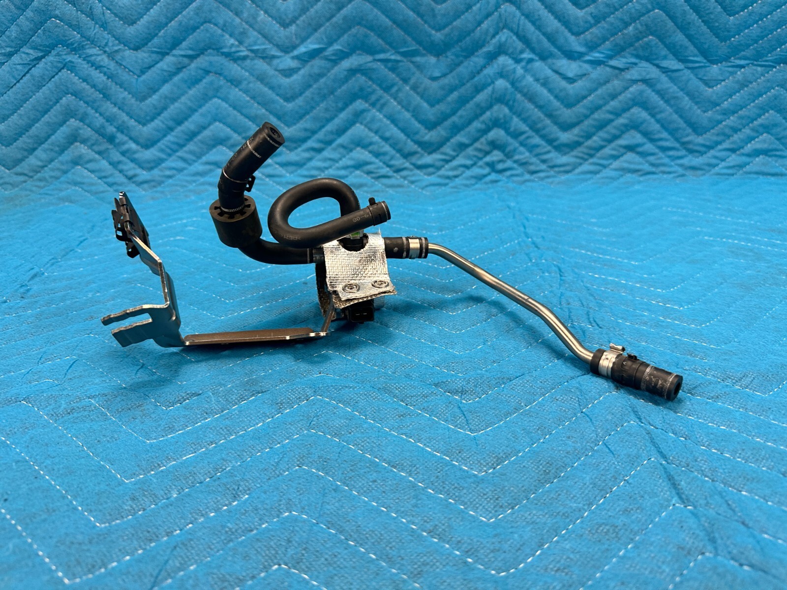 Bentley Flying Spur Engine Vacuum Valve w/ Pipe Driver's Side 29k 2006-2012 OEM