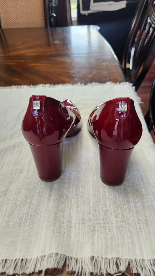 Zapatos de salón Ivanka Trump LYSA charol rojo talla 6,5 sin cordones de tacón bloque Foto 4 de 4