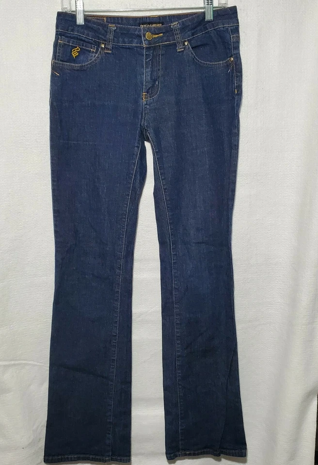 Pantalones de mezclilla Rocawear para mujer 9 etiqueta de lavado medio gráfico en bolsillos  Foto 2 de 4