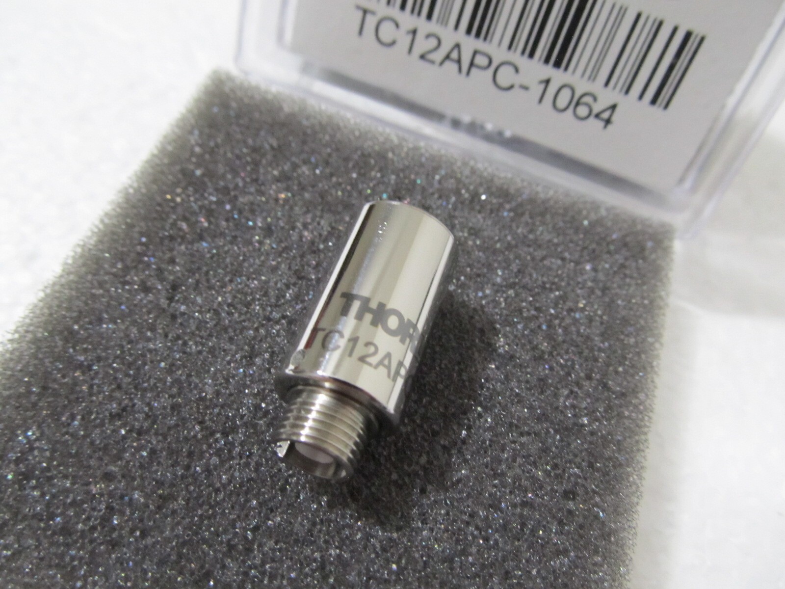 THORLABS 1064-1060 nm, f=12.38mm, NA=0.28, FC/APC Triplet Collimator ...