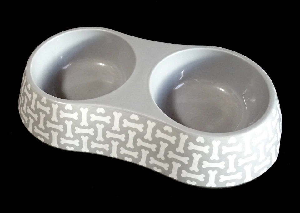 Nuevo Martha Stewart Mascotas Doble Alimentador Huesos Diseño Gris Foto 3 de 4