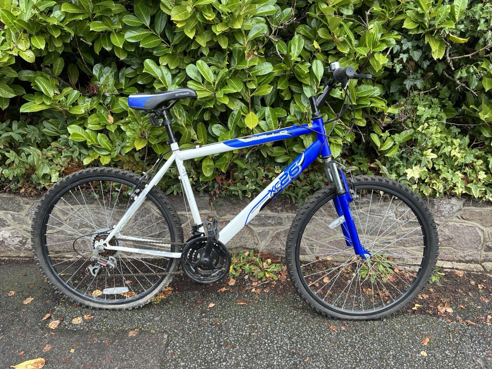 Apollo XC26 Mountain Bike Front Suspension Hardtail Blue Bicycle 18 ...