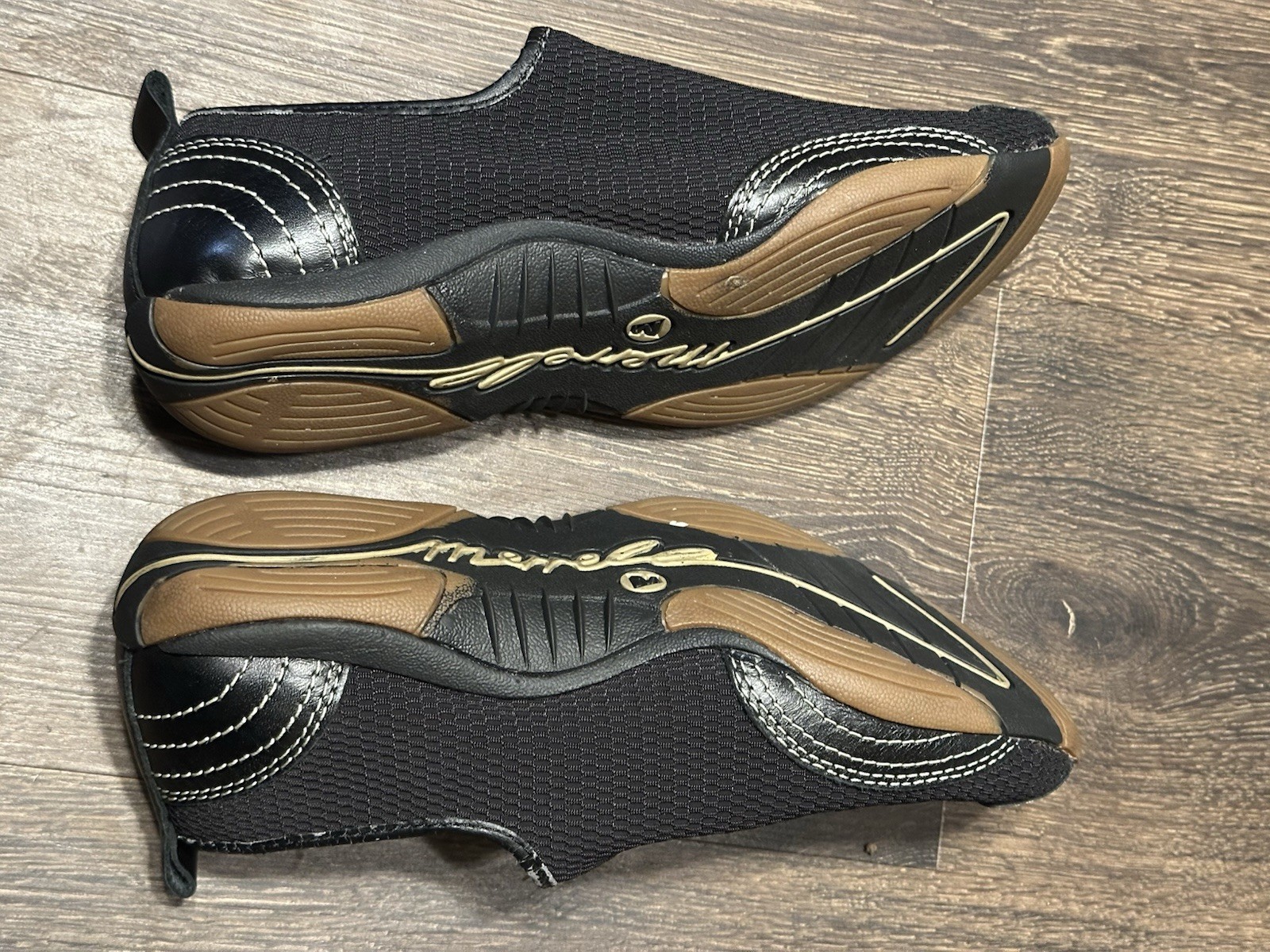 Scarpe da ginnastica basse Merrell nere con zip davanti misura 7 5