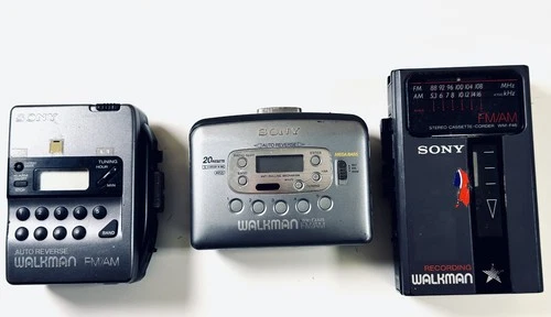Sony Walkman & Cassette Corder Lot  of 3 for PARTS Or REPAIR Vintage (PR001A4)