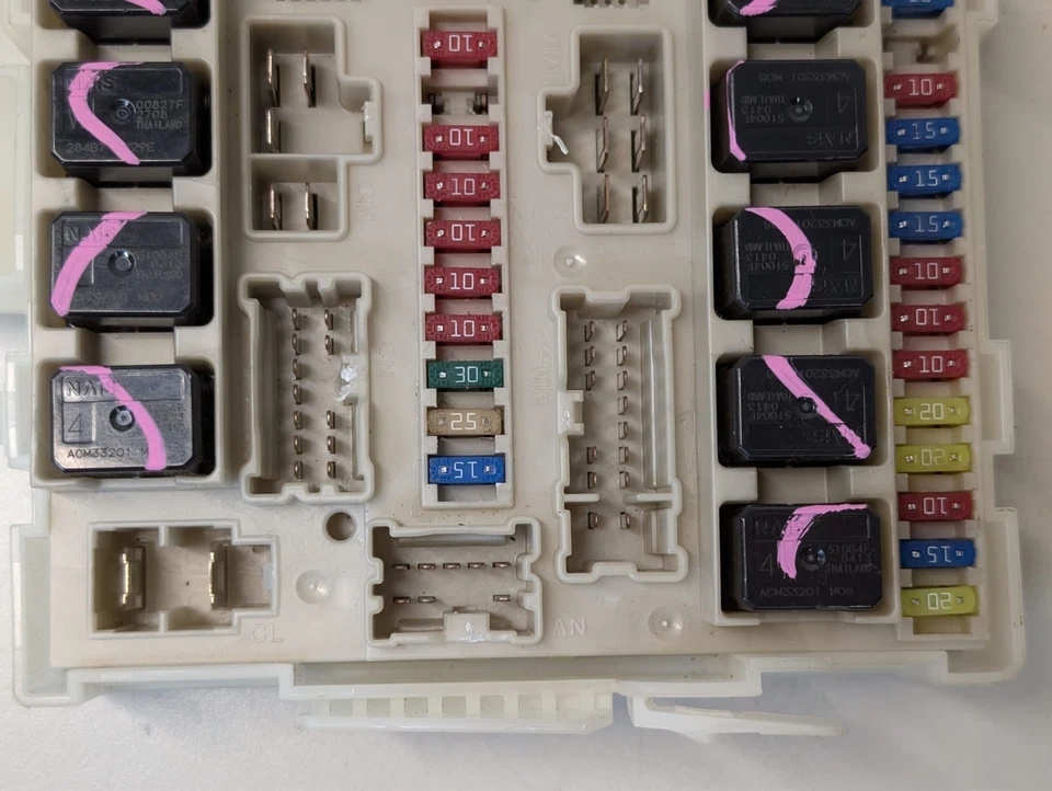 2004-2006 Nissan Titan Armada Xterra Qx56 Ipdm Fuse Box Body Module 284B67S002 - Image 2 of 4