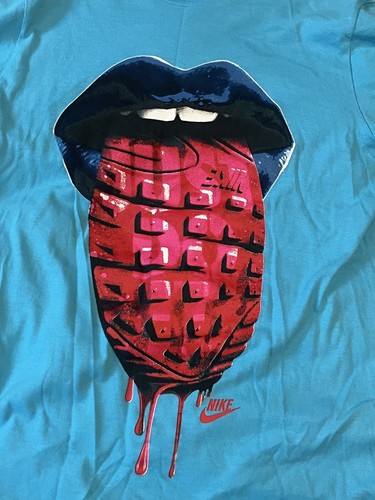 Nike Sportswear Sticking Out Tongue Logo Slim Fit Graphic T-Shirt - Size M - Picture 5 of 9