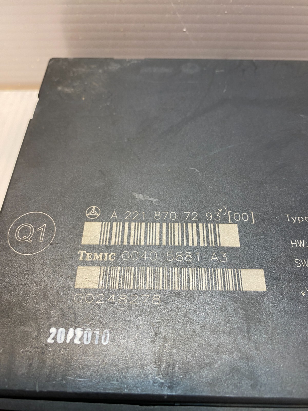 MERCEDES S Class W221 Rear Seat Controller A2218707293 for sale 