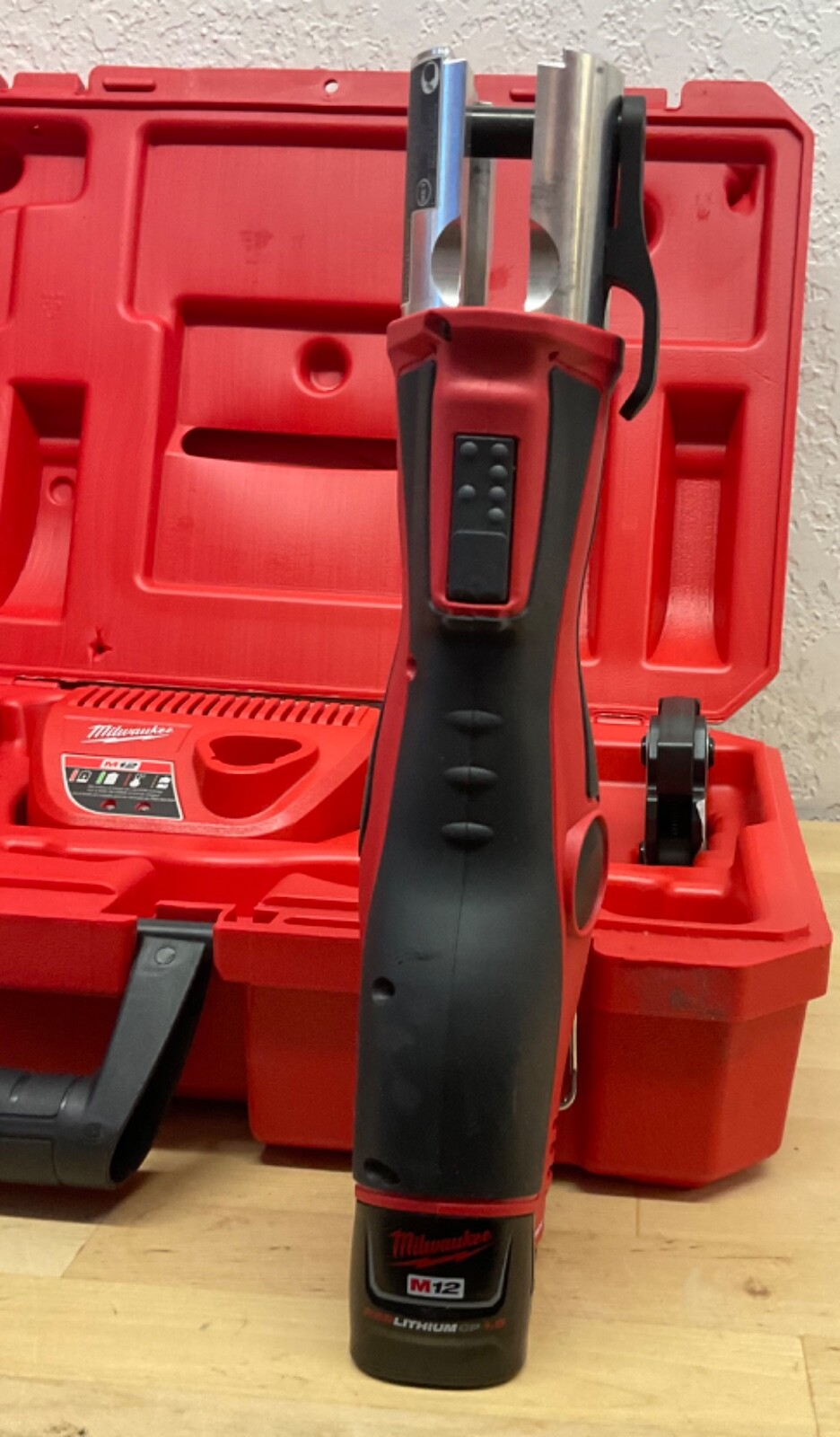 Milwaukee M12 Force Logic Cordless Press Tool Kit 247322 1/2 1 Jaws