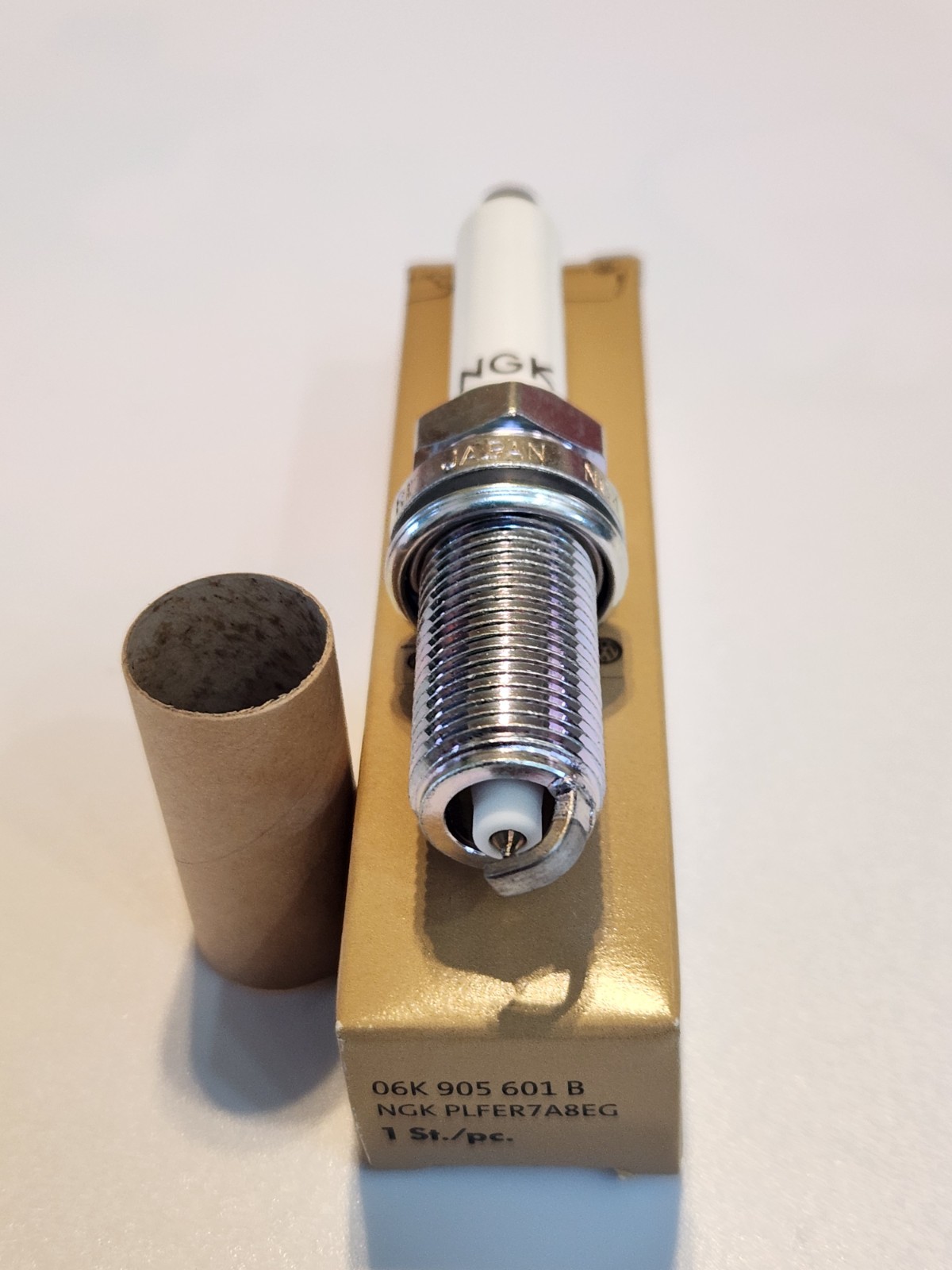 NEW GENUINE NGK SPARK PLUGS, AUDI, VOLKSWAGEN, 06K905601B, NGK PLFER7A8EG