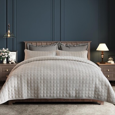 108'' x 96'' Velvet Quilt Set King Size, Lightweight Velvet Comforter Bedding...
