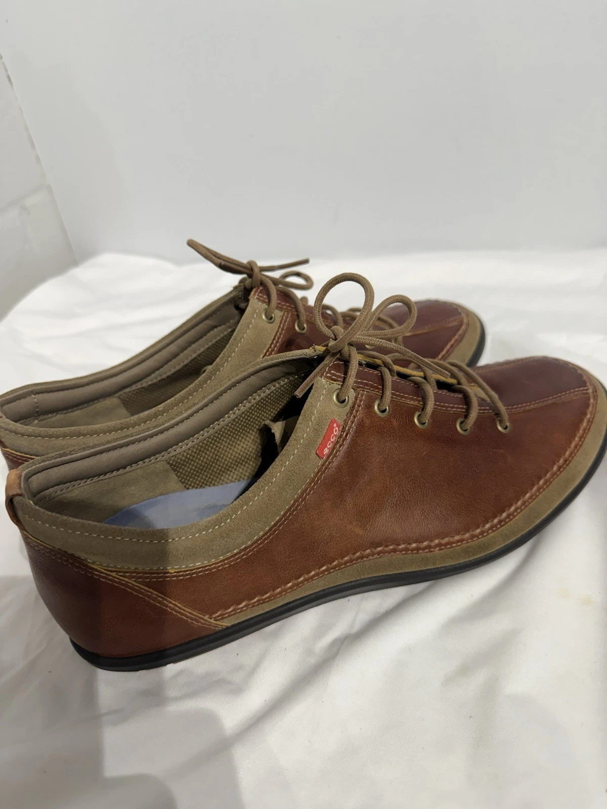 ECCO pelle bicolore taglia 10 10 5 US EU taglia 41