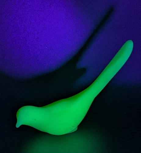 Vintage Fenton Uranium Satin Custard Glass Bird Figurine Long Tail Blank READ