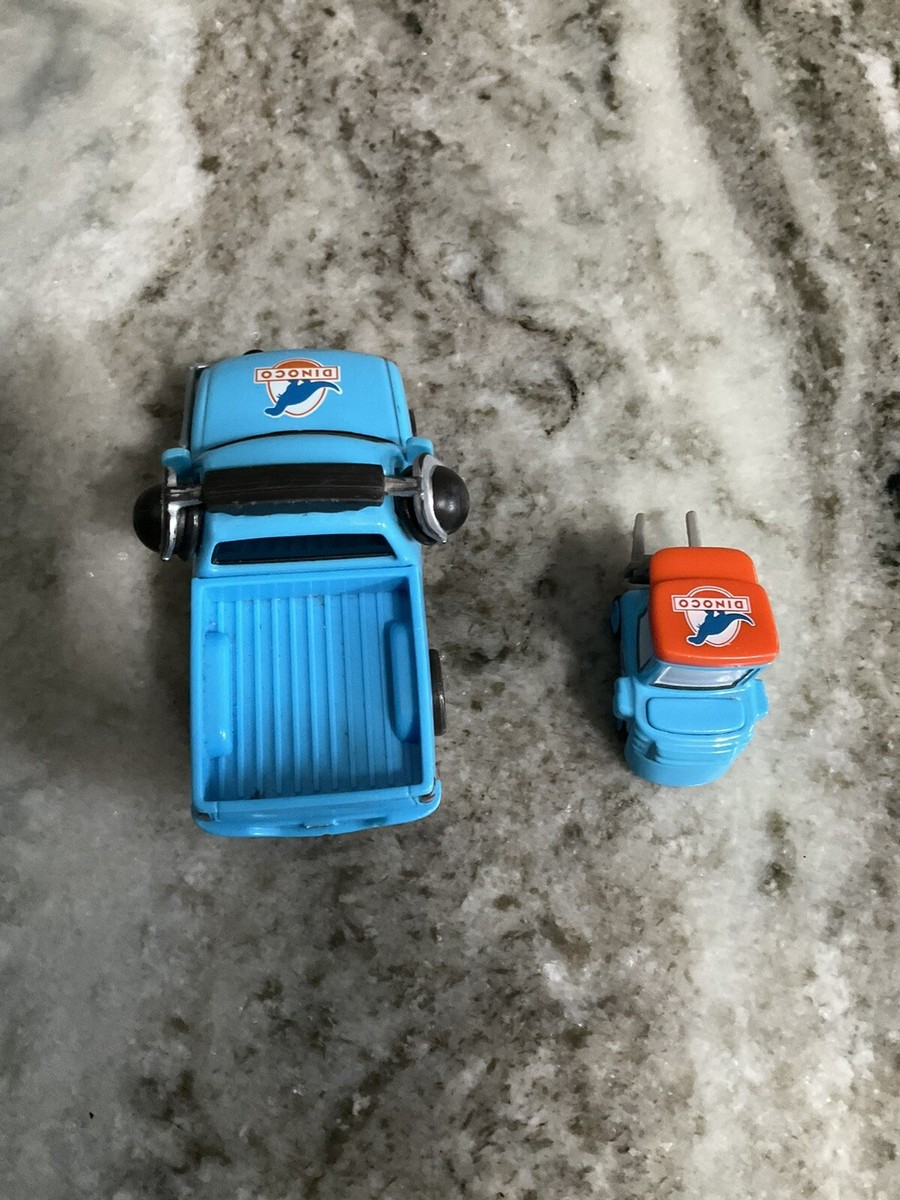 Disney Pixar Cars Roger Wheeler Dinoco Crew Chief + Wide Pitty Pit