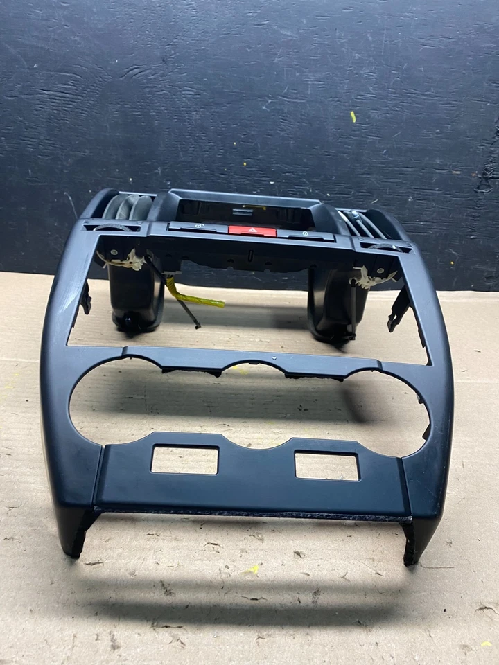 Land Rover LR2 2008 a 2012 OEM tablero central bisel de moldura 6H52-014L09-AG J4841 DG Foto 2 de 4