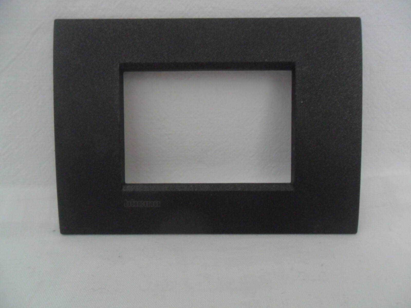 Bticino LNC4803NL living light AIR placca 3 posti moduli colore Lava