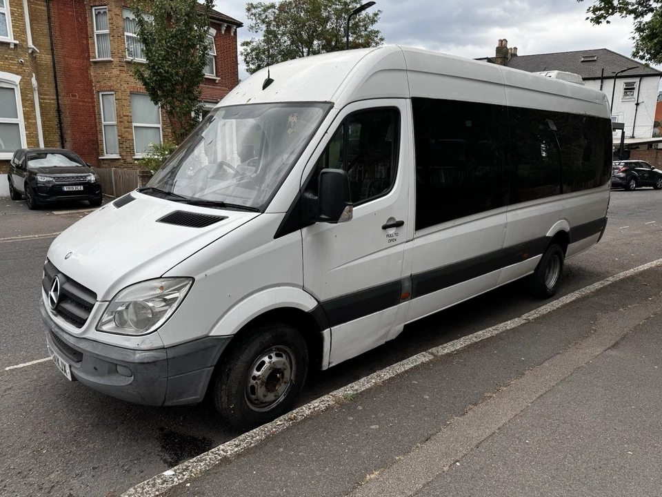 *AUTOMATIC* 61 Plate Mercedes Sprinter 516 CDI 17 Seater Minibus - Image 4 of 4