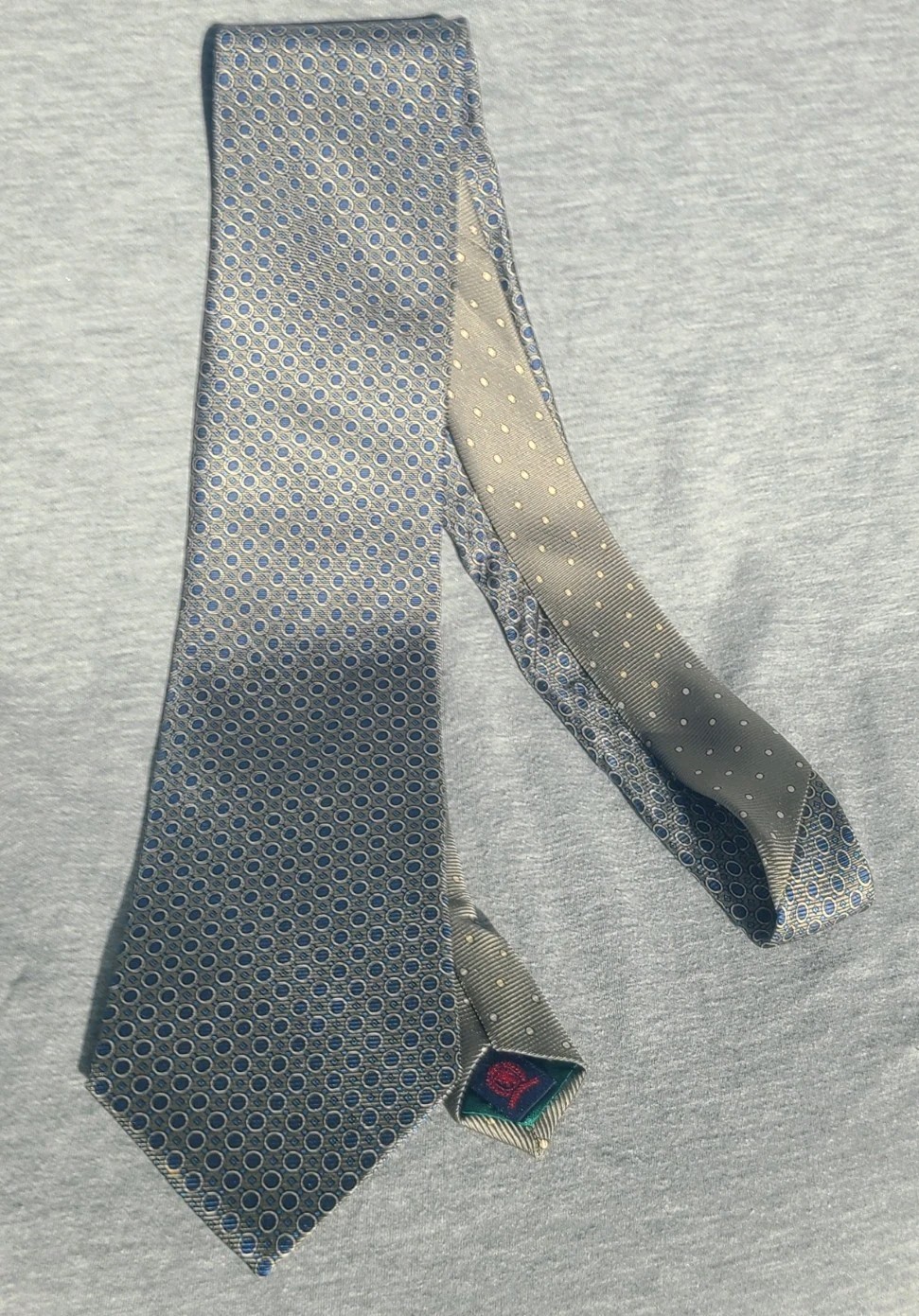 Vintage Tommy Hilfiger Blue 100% Imported Italy Silk Men’s Neck Tie Made In USA 