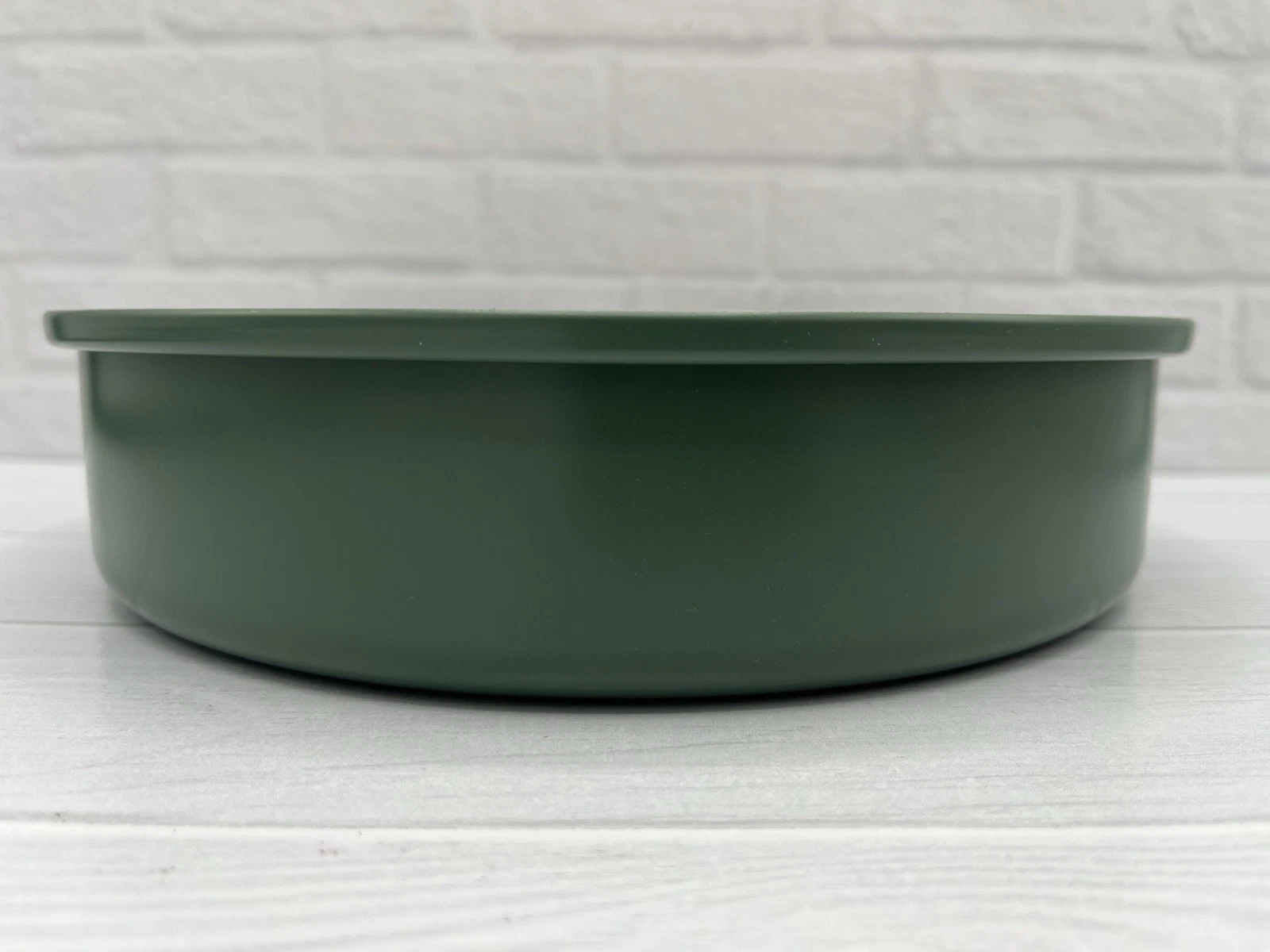 Caraway Round Cake Pan, Green Exterior/Gray Interior, 2 in Deep and 9 inches