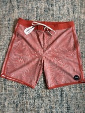 Prana Men  s Vintage Boardshort Size 34  8  Length Red Waves