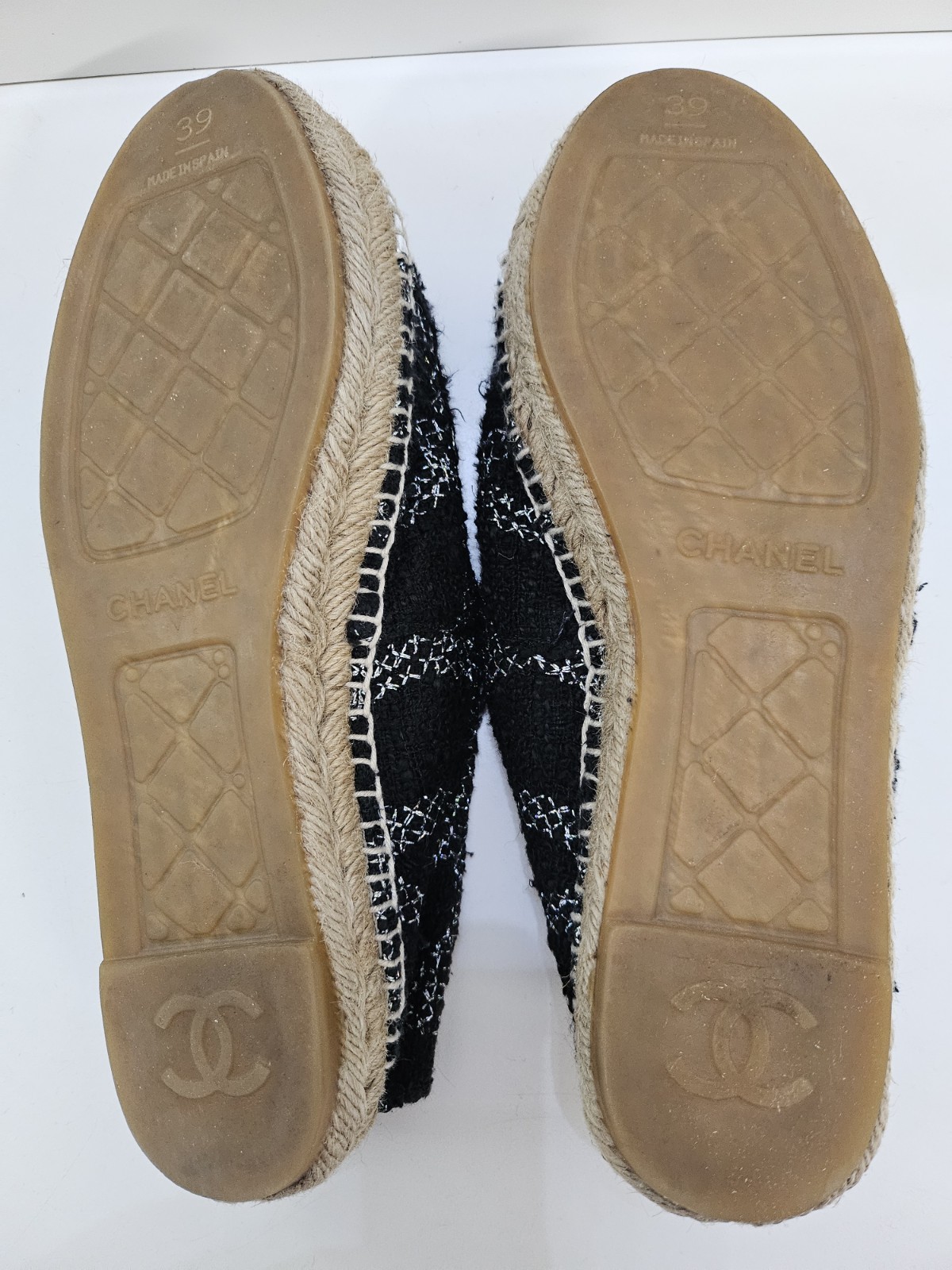 CHANEL ESPADRILLES Black & White Tweed & Leather 39 Authentic Rare CC Logo Flats image 8