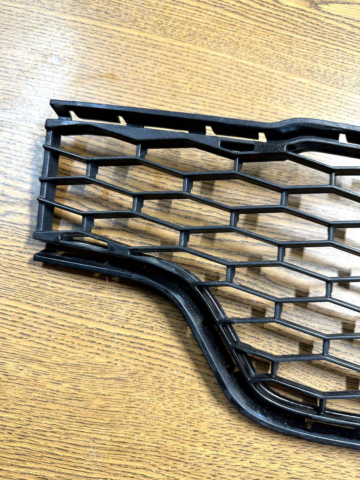 2014-2017 Maserati Ghibli Right Front Bumper Lower Air Vent Grille Trim Panel