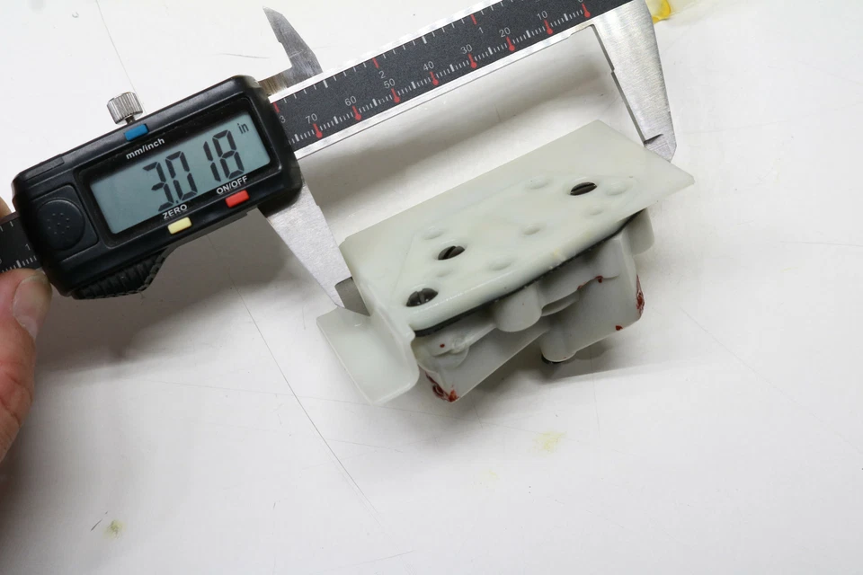 Paquete de 2 engrasadores de bomba de aceite para motosierra McCulloch Timberbear 3.5 3.7 Pro Mac 610 650 OEM Foto 3 de 4