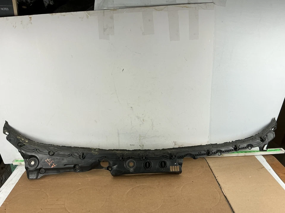 2010-2016 BMW 535i xDrive F10 Front Windshield Wiper Cowl Panel Grill Cover OEM Foto 2 de 4