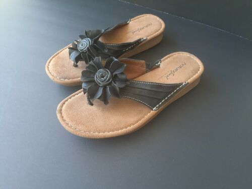 NATURAL SOUL "DEMI" 7M Flower DARK BROWN Naturalizer Leather Flip Flop Sandals - Picture 2 of 9