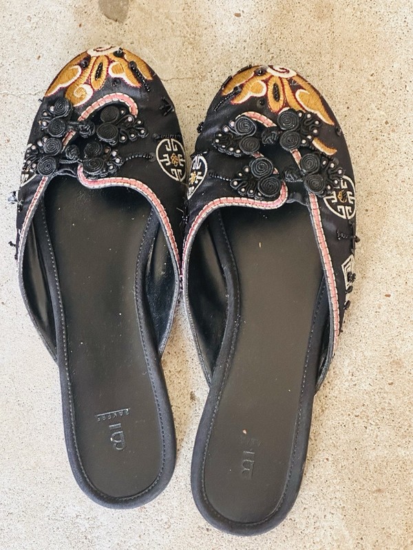 bakers womens sandals flat slip on floral black beaded pre owned