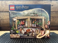 LEGO Harry Potter Hogwarts Castle Herbology Class 76445 SEALED Building Set