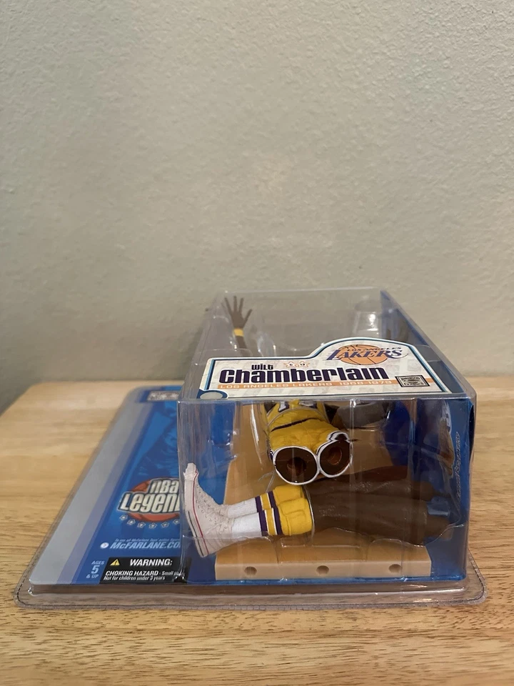 2005 McFarlane NBA Legends Series 1 - Wilt Chamberlain (Lakers - Chase Variant) - Image 4 of 4