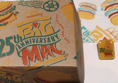 McDonald's 25th Anniversary Big Mac Box, Pin & Placemat - NEVER