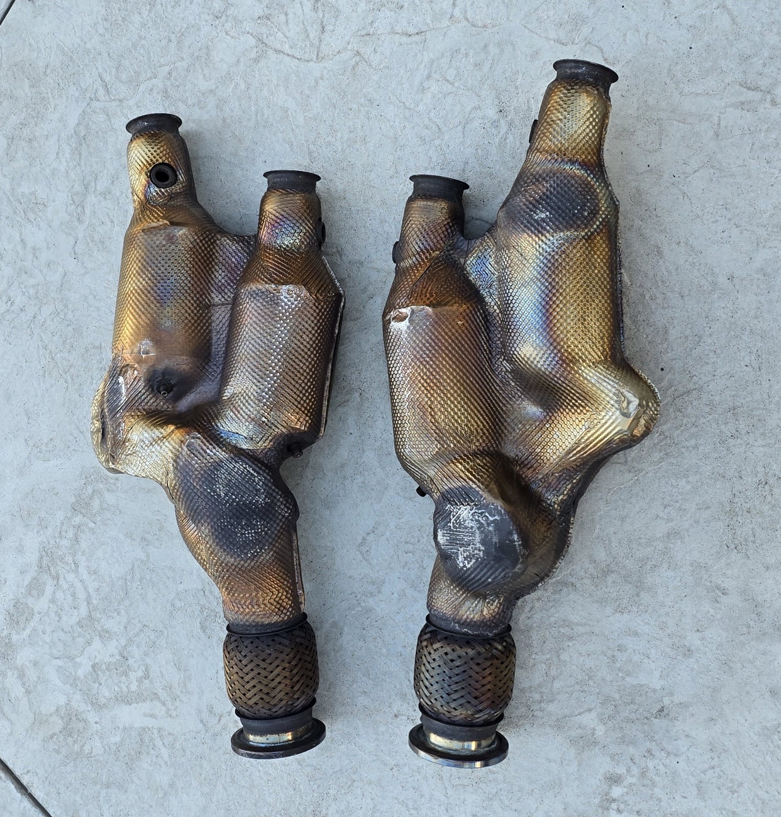 LAMBORGHINI AVENTADOR SVJ EXHAUST MUFFLER 07M131778F 07M131777H SET  OEM PAIR