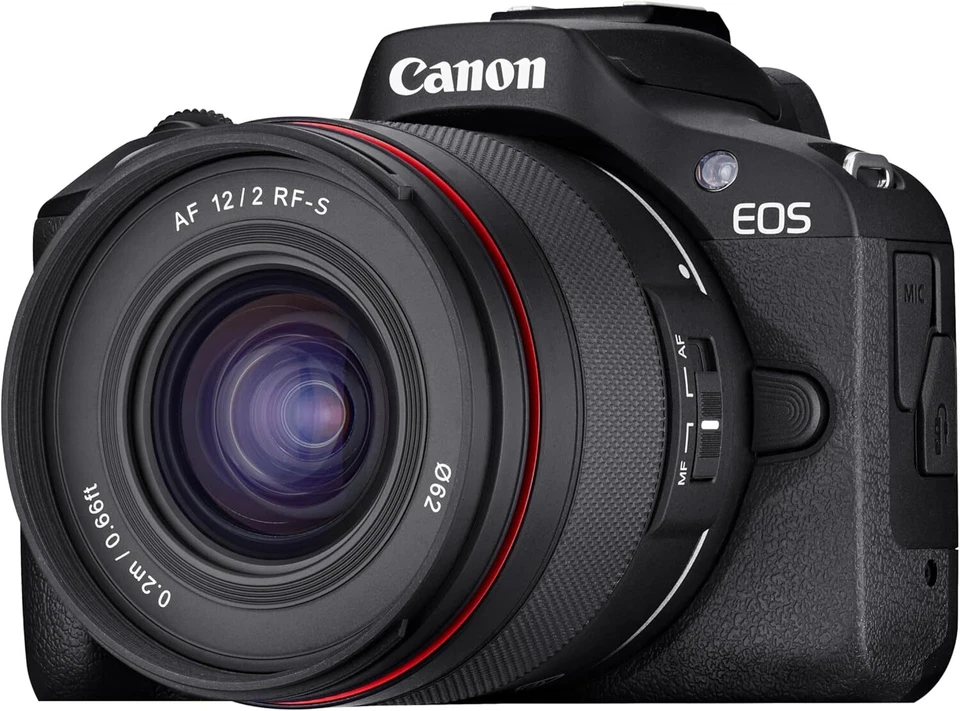 Lente ultra gran angular compacta de enfoque automático Rokinon 12 mm F2.0 para Canon RF-S Foto 2 de 4