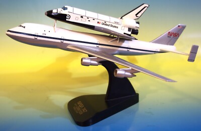 Wooden NASA Boeing B-747 with Space Shuttle Orbiter Atlantis 1/200 